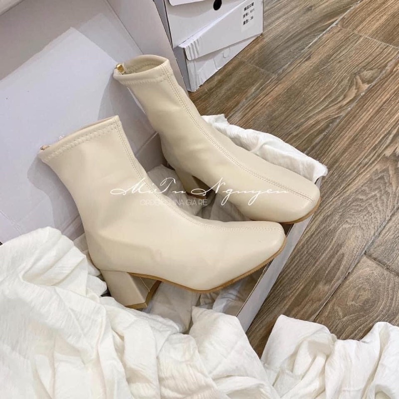 Bốt da mềm PU QCCC, Boots nữ cao cổ, Boots nữ mũi vuông lót nỉ - KEM STORE