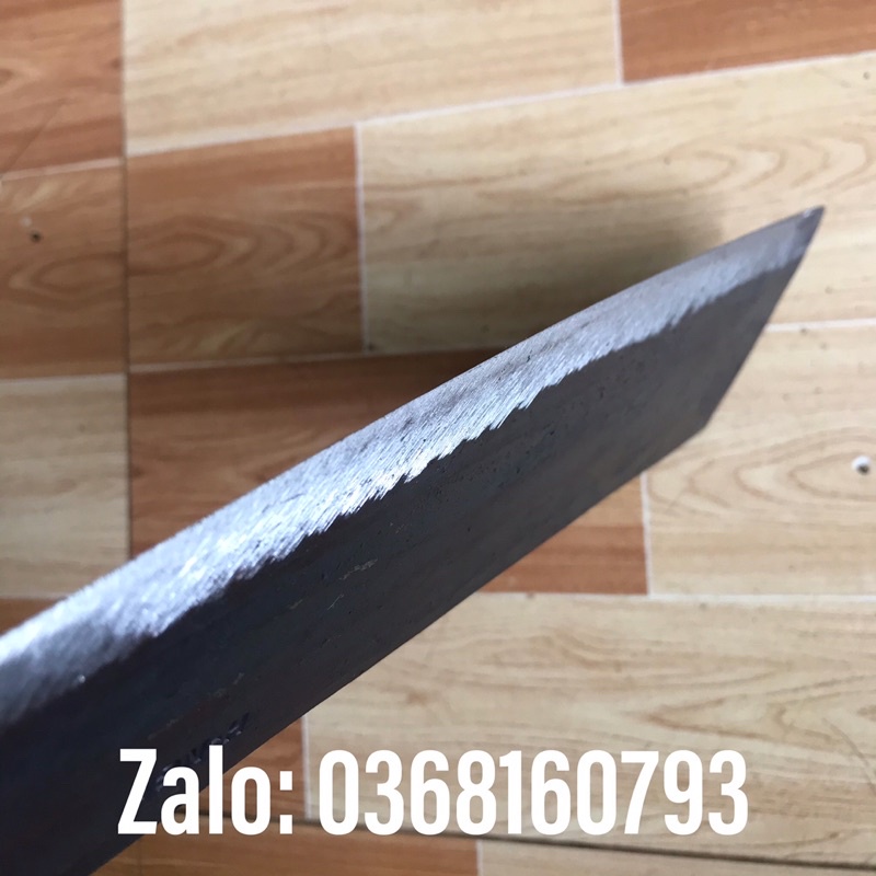 Dao tông chặt xương.