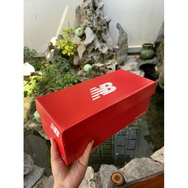 Hộp đựng giày dép túi xách nón