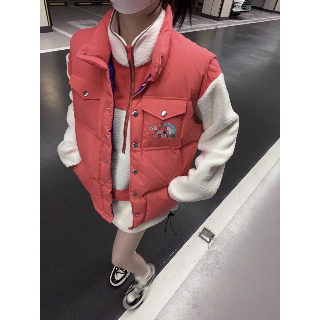 Áo khoác phao gile thời trang cao cấp Gucci X The North Face thiết kế màu sắc cá tính, nổi bật