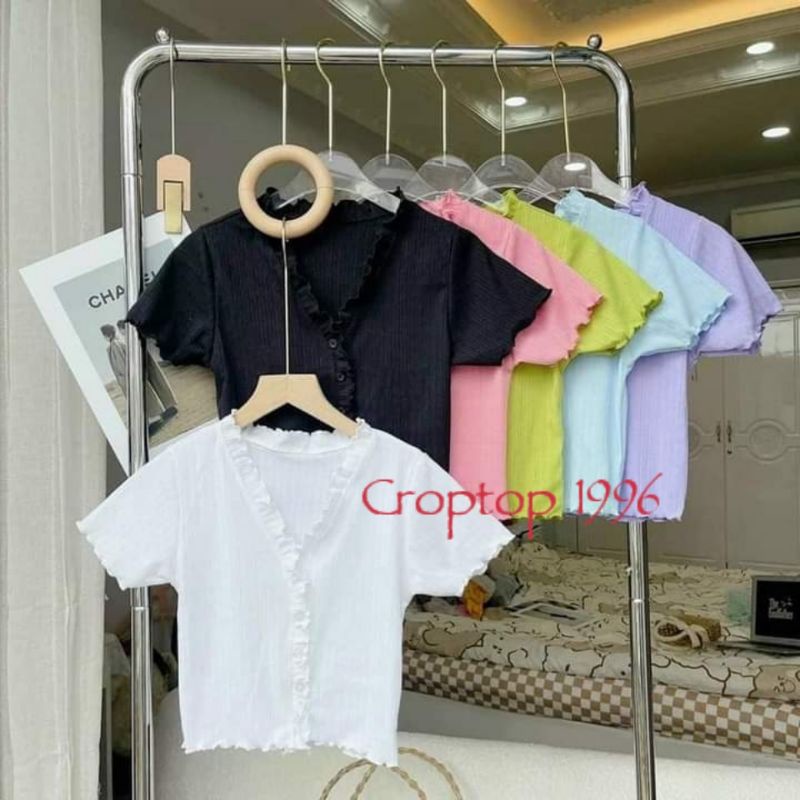 Áo kiểu Croptop đính cúc ngọc - áo ngắn tay cổ V viền bèo A19