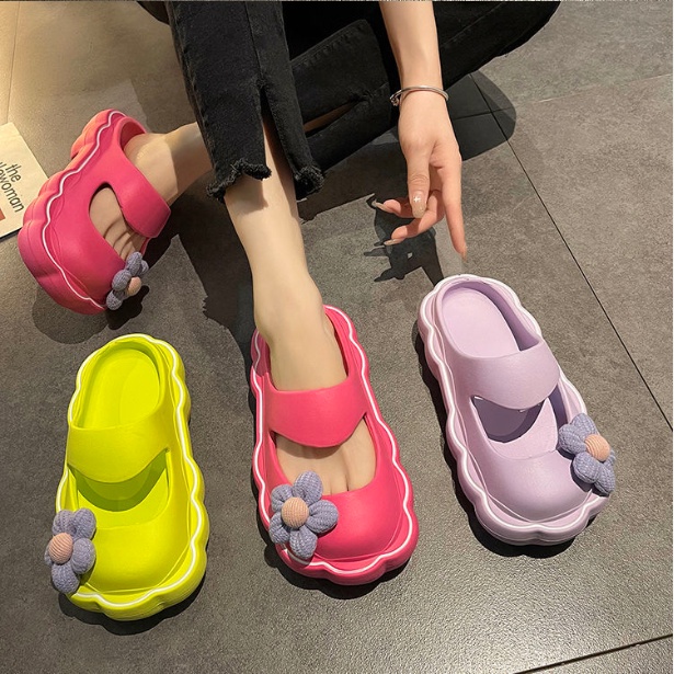 Dép Đế Xuồng Dày Dặn Đục Lỗ Thời Trang Mùa Hè Hàng Mới 2022 Dành Cho Bạn Nữ