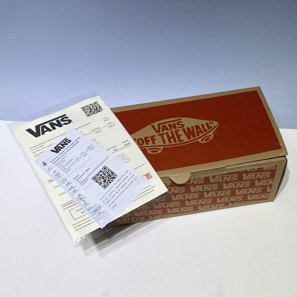 Hộp giày mua thêm cho bạn nào cần vì hàng bán rẻ không box