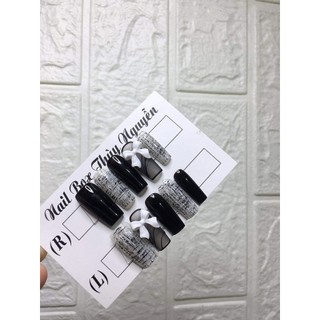 Nailbox móng úp đen nơ sọc