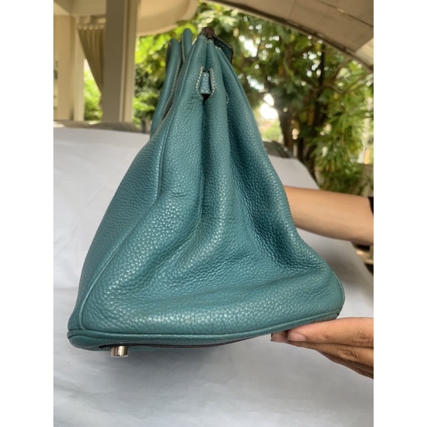 Túi chuẩn si. Túi qua sử dụng .Khách vui lòng xem hình nếu muốn biết thêm thông tin sản phẩm mời khách vô chat . Thanks.