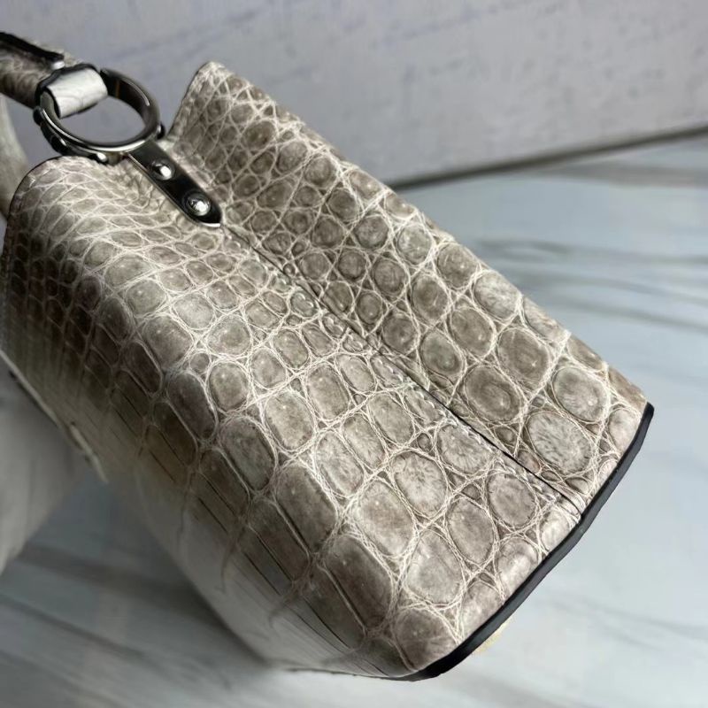 Túi xách LV Capucines Da Cá Sấu Himalaya