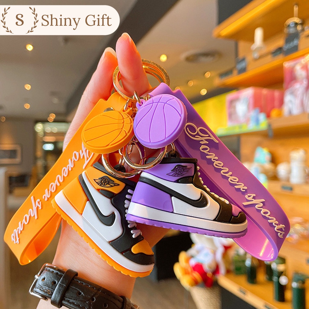 Móc khóa hình giày thể thao