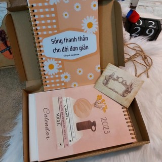 Combo hộp quà tặng gồm lịch 2024, sổ tay và thiệp | schepub handmade