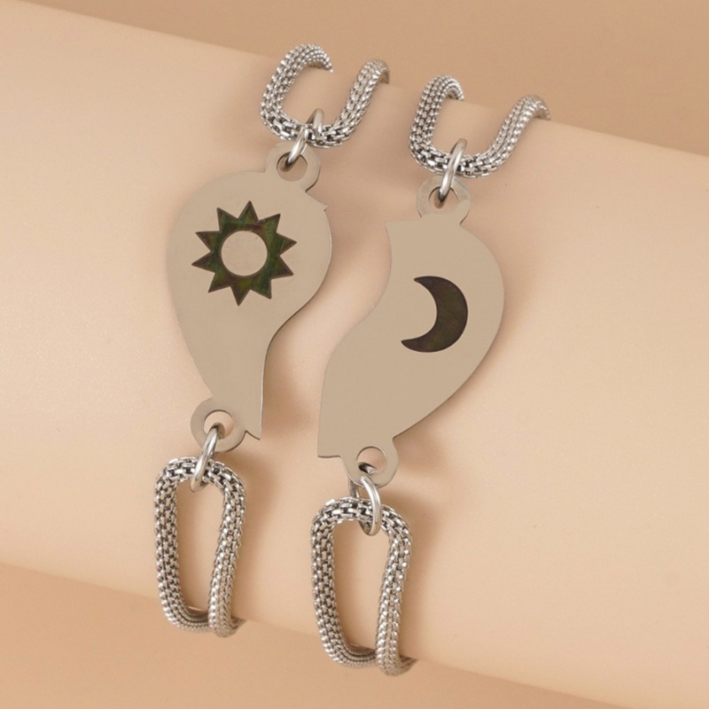 Set 2 Vòng Tay Mặt Hình Mặt Trời / Mặt Trăng / Trái Tim Bằng Thép Không Gỉ Có Thể Điều Chỉnh