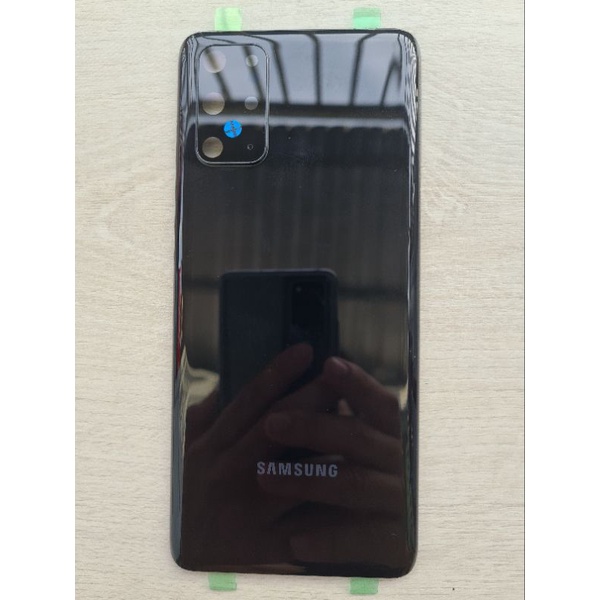 Nắp lưng Samsung S20 Plus , có kính camera sau