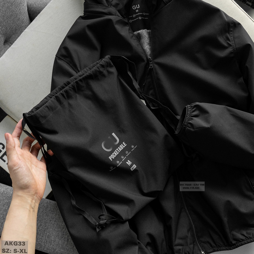 Áo khoác gió lót lông: Lớp ngoài chống nước chống gió, bên trong lót lông cừu bao ấm, mũ tháo rời được, túi khoá 2 bên