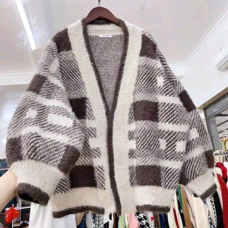 Len cardigan trên hình đã hết