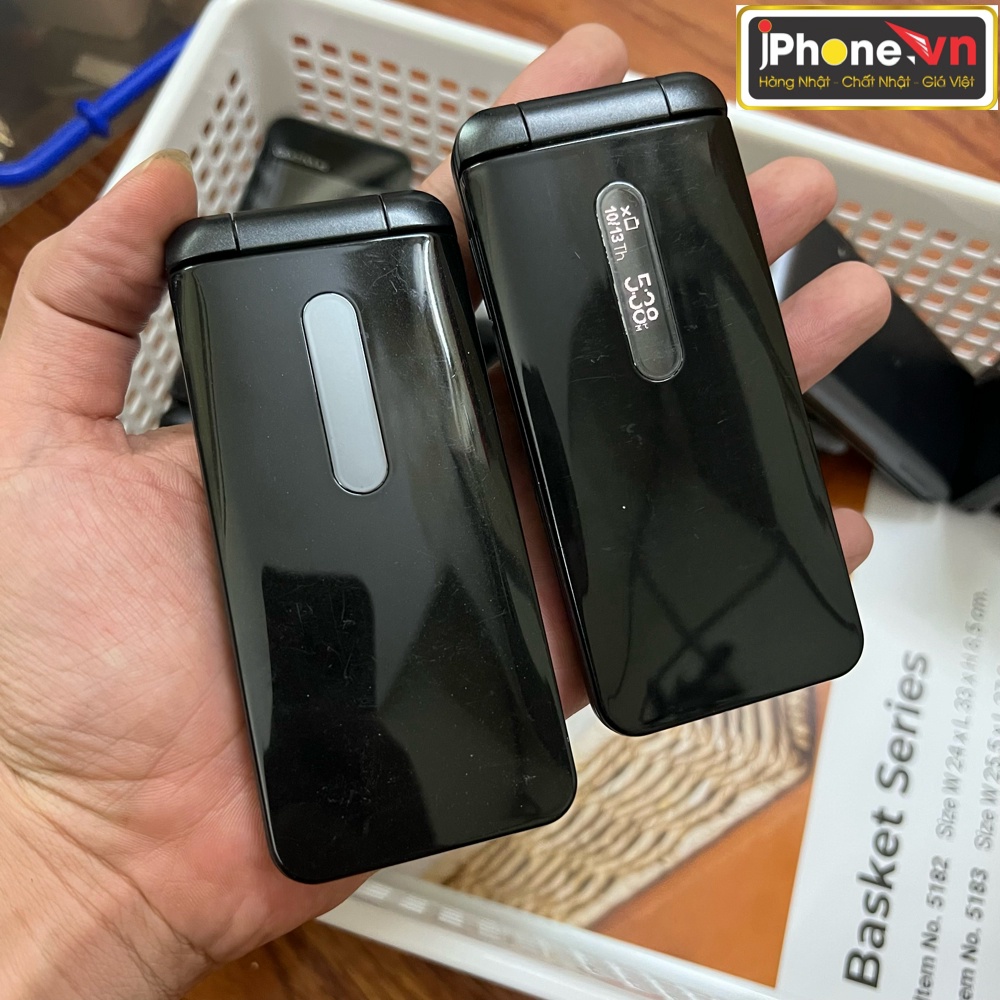 Điện thoại nắp gập Nhật Bản Kyocera Gratina 4G Wifi Android 5.0