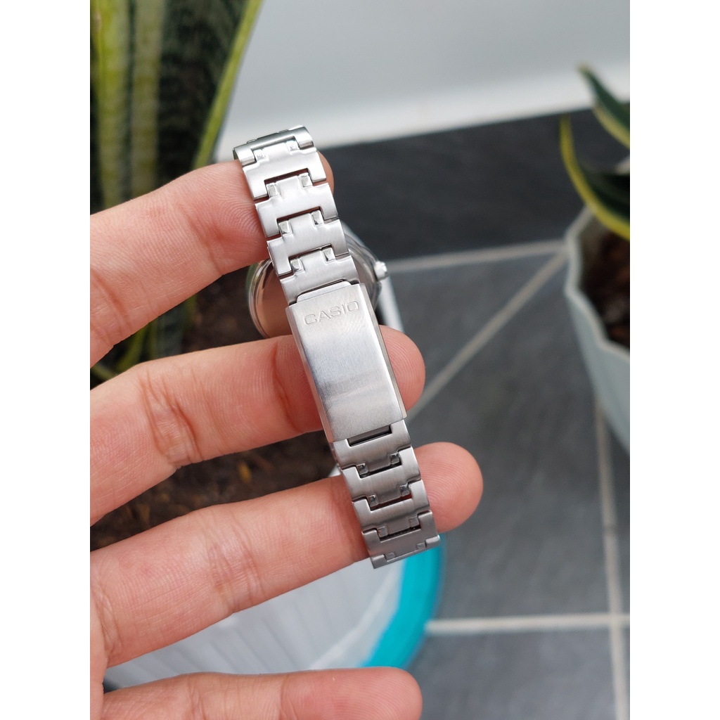 Đồng hồ nữ Casio chạy pin
