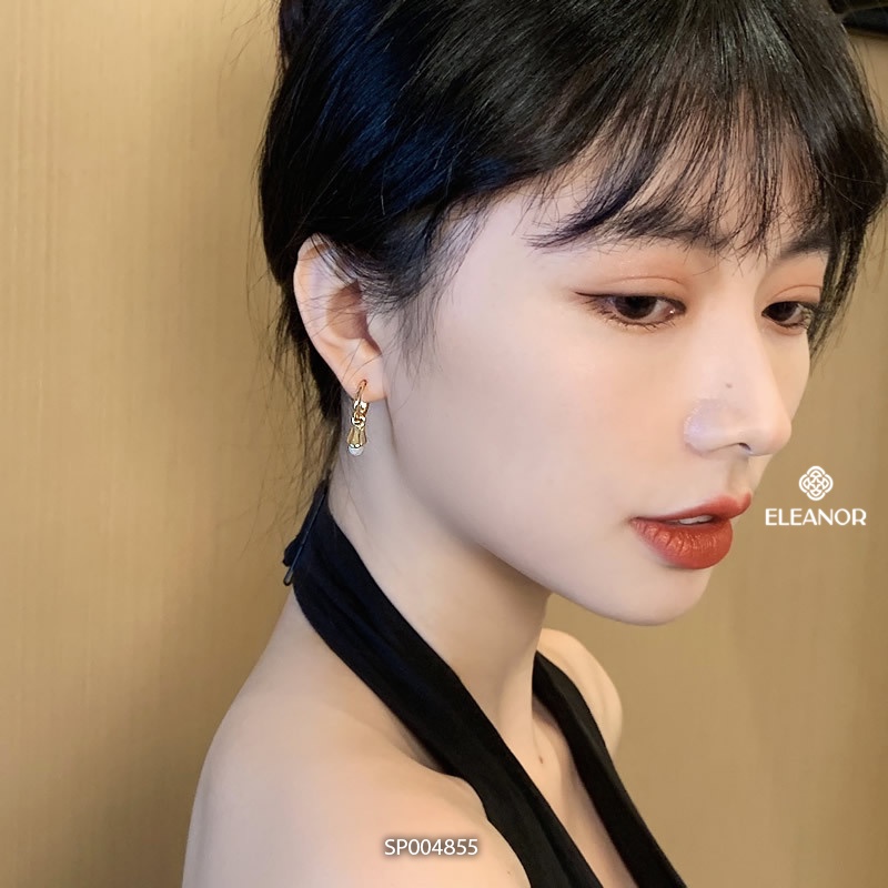 Bông tai nữ ngọc trai nhân tạo Eleanor Accessories viền chữ C phụ kiện trang sức 4855