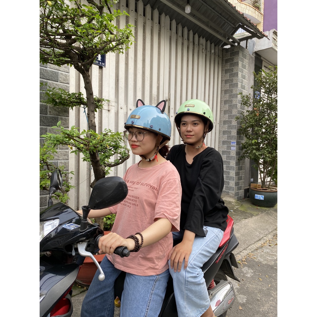 Mũ bảo hiểm 1/2 SRT chính hãng có ốp da Màu mới cực xinh,lót đen bảo hành 12 tháng