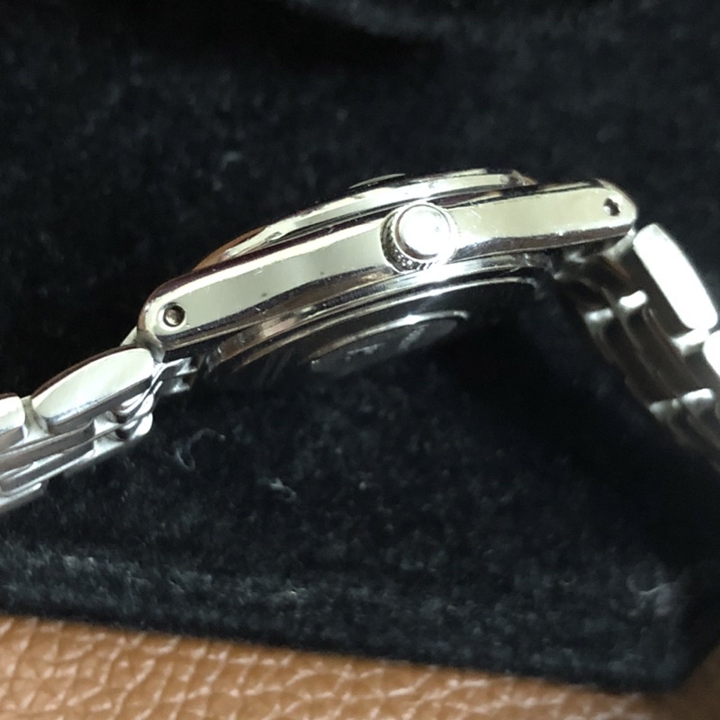 Đồng hồ nữ dây thép thương hiệu Grandeur Nhật bản