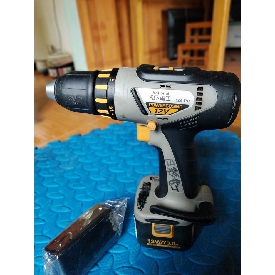 Máy khoan pin national nội địa nhật bãi.EZ6470,12v powercosmo.bán bộ (máy+pin+sạc adapter). máy còn 