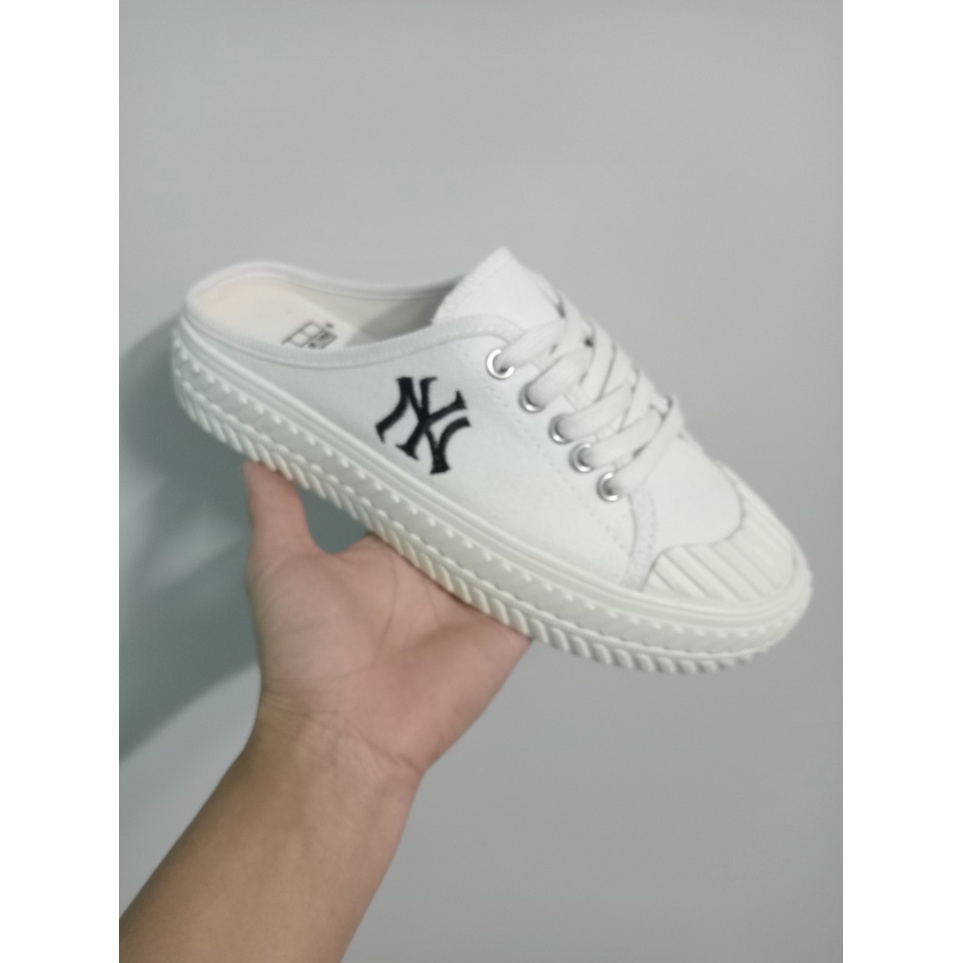 sục đạp gót thể thao ny trắng thêu chữ đen ảnh thật chất liệu vải thô canvas đế độn 4cm  hottren, buộc dây 2022