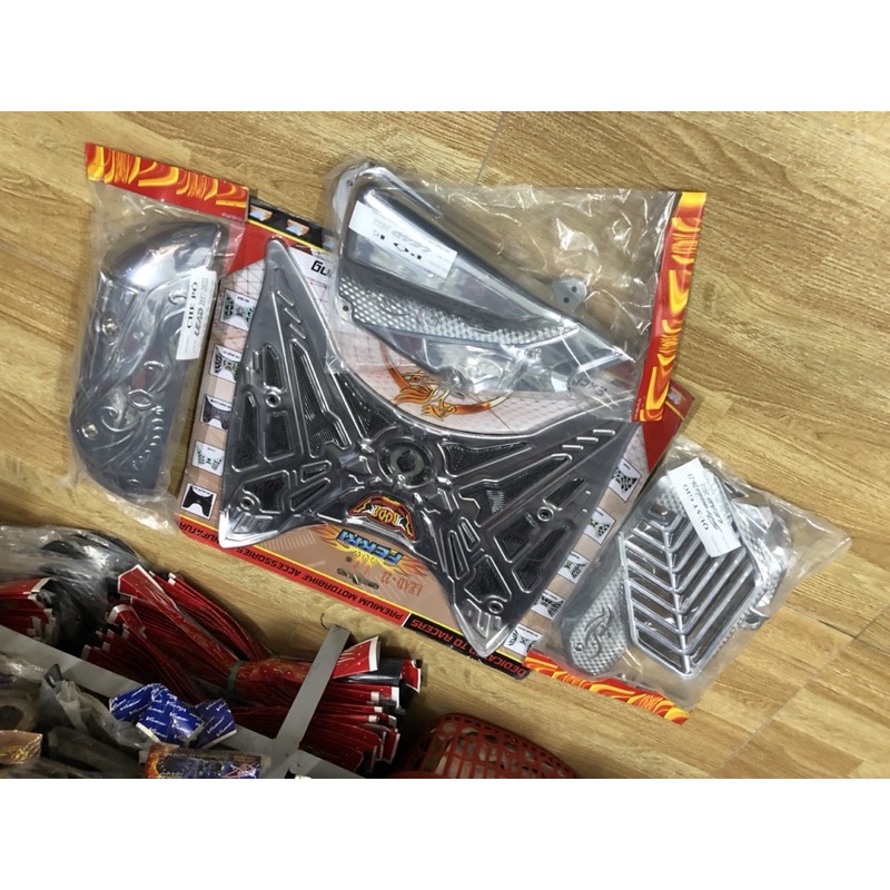 Giá trọn bộ 4 món ốp đủ xe LEAD 22 bao gồm có Sàn chân +Ốp quạt gió +Ốp bầu gió (pô e )+Ốp Pô cao cấp giá rẻ