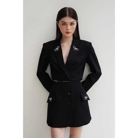 Set vest đen croptop kèm chân váy