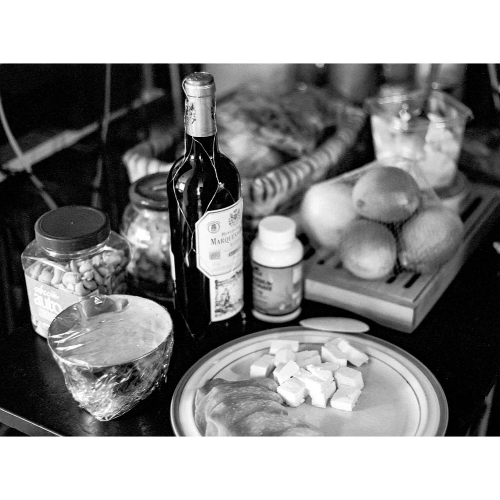 Phim CatLABS X Pro ISO 320, Đen Trắng B&W, 135/35mm x 36 Kiểu, In Date Cho Máy Chụp Ảnh Film - LIIQ Flash