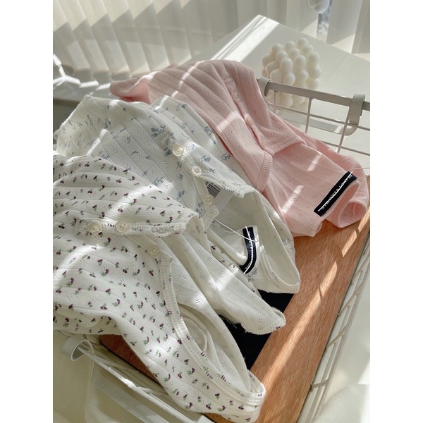 Obiloveyouu - Áo knit dài tay hoa nhí Brandy cổ nút