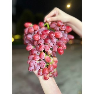 [HCM] Nho đỏ không hạt giòn ngọt 1kg