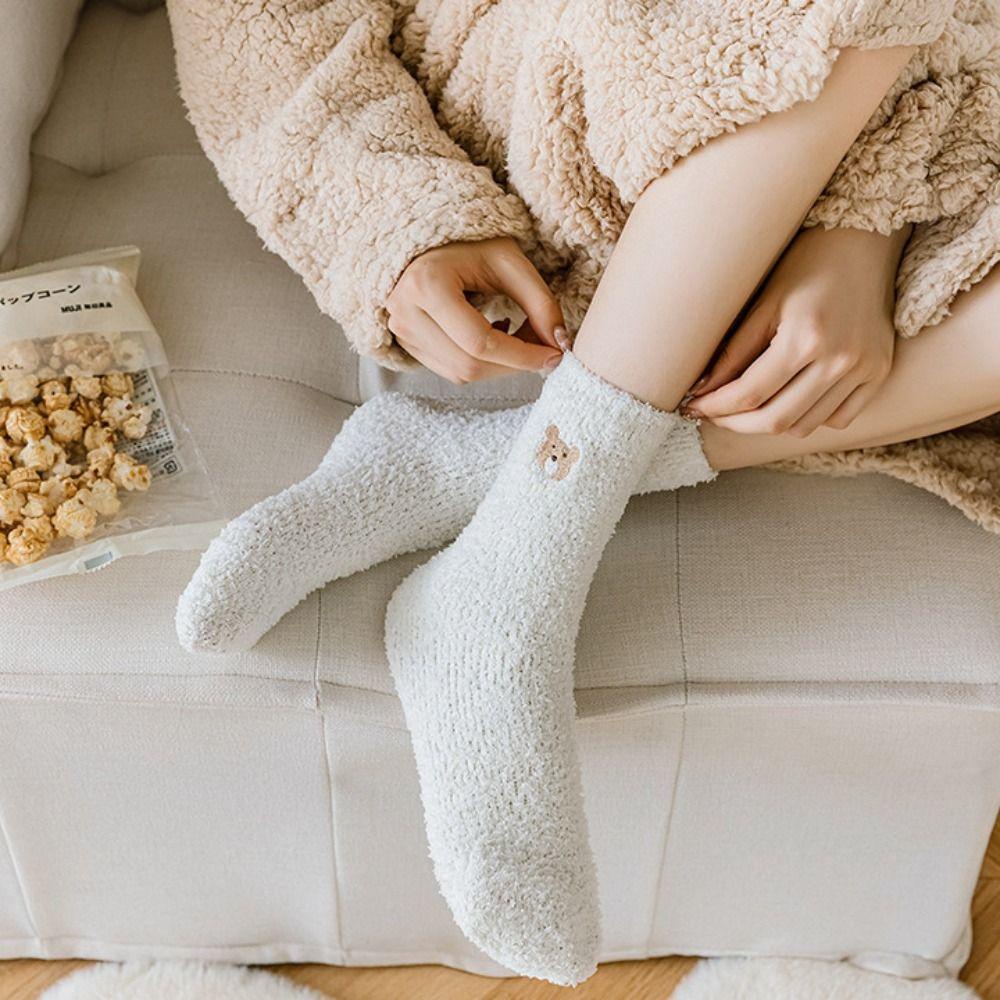 AROMA Vớ Nhung San Hô Dày Mềm Mại Thoáng Khí Họa Tiết Gấu Dễ Thương Cho Nữ