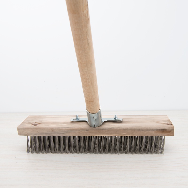 Chổi sắt chà rong rêu vệ sinh sân vườn bể bơi