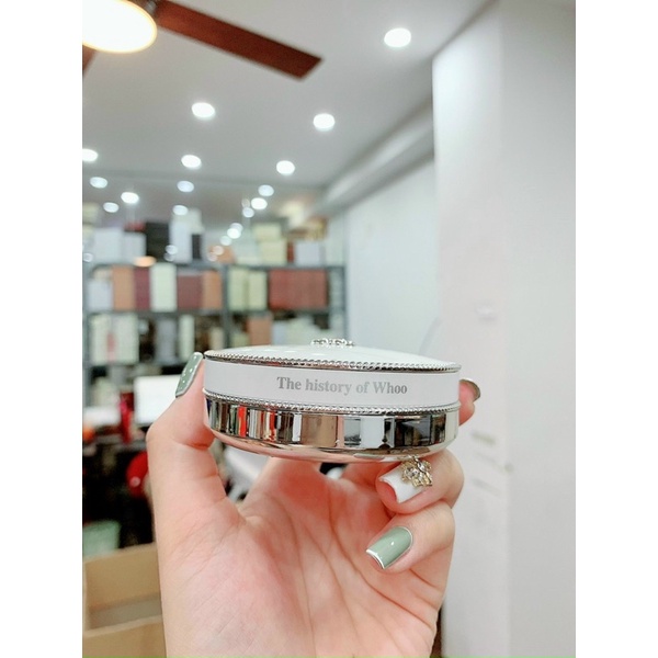 Phấn nước Whoo dưỡng trắng da Radiant White Moisture Cushion Foundation Date 2025