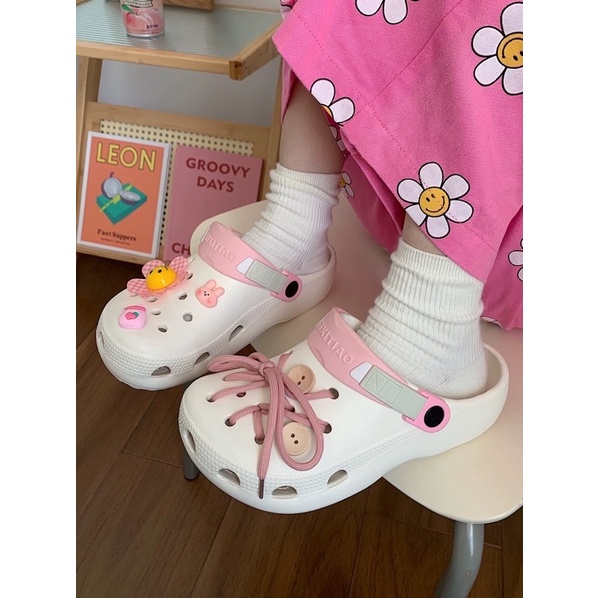 DÉP/SỤC KÈM STICKER HOA + DÂY DỄ THƯƠNG