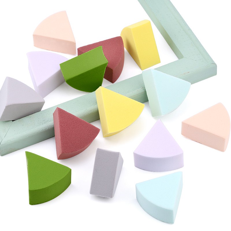 Set 20 / 50 Bông Mút Trang Điểm Hình Tam Giác 7 Màu