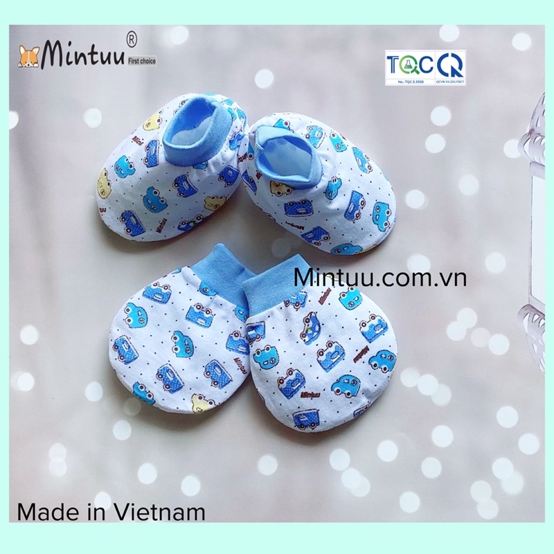 Bao tay bao chân bo trắng in hoạ tiết nhãn hiệu Mintuu chất liệu cotton 100%