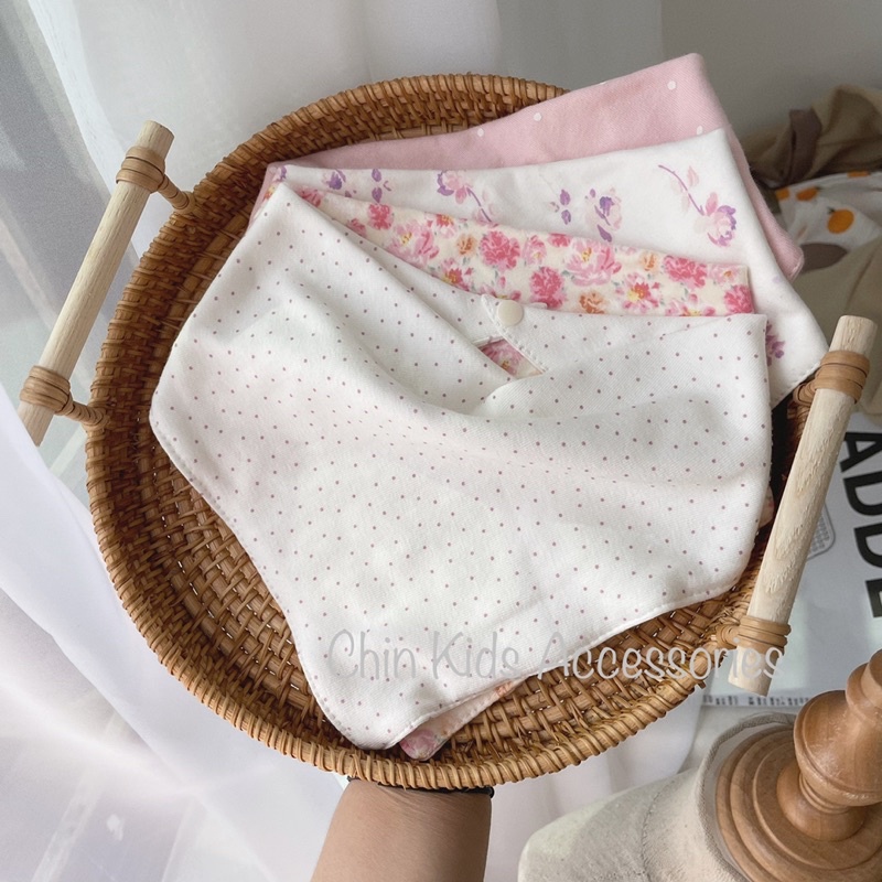 Yếm cotton mềm mại, mỏng vừa thích hợp 4 mùa cho bé