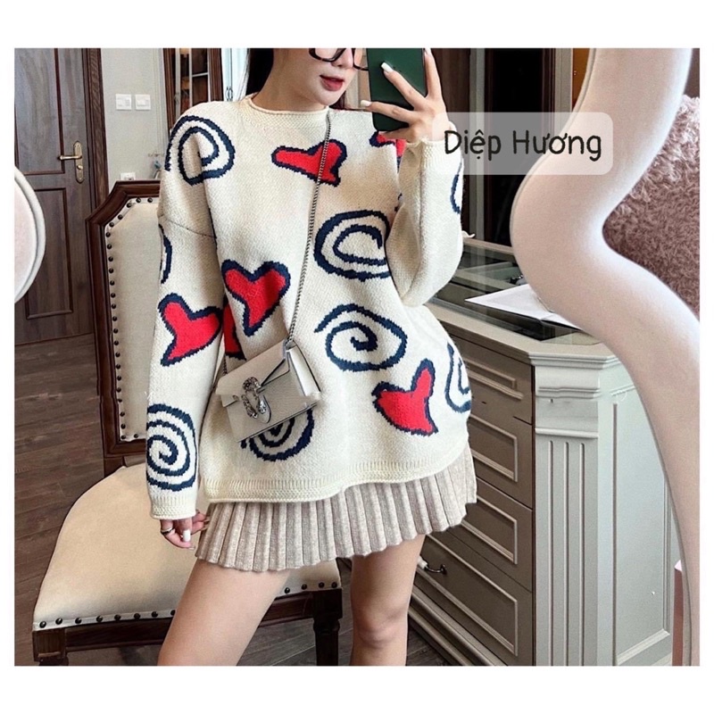 Sét áo len tim kèm chân váy xếp ly