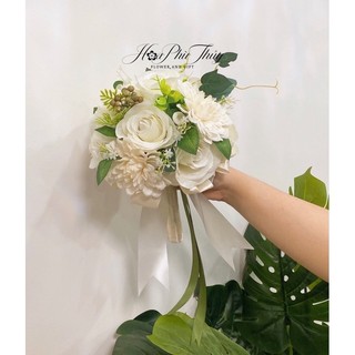 Hoa cưới cầm tay cô dâu bằng lụa cao cấp