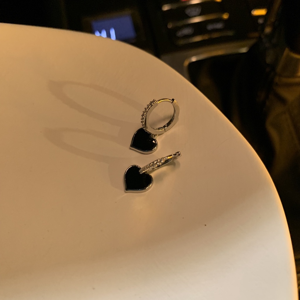 Bông Tai Hình Trái Tim Màu Đen Thời Trang 2022 Cho Nữ