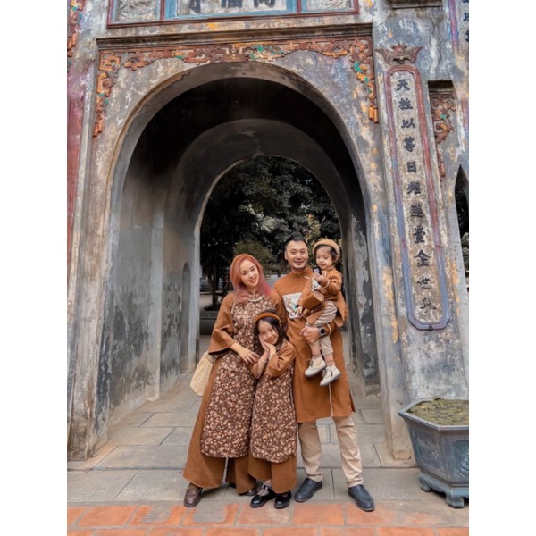 Áo dài  cách tân hoa nhí nhung tăm  xinh xắn bé gái