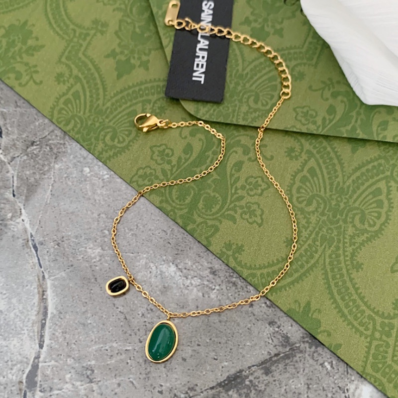 Lắc Chân Nữ Đá Mã Não Nhân Tạo 2 Màu Titan Ko Đen TT 4436