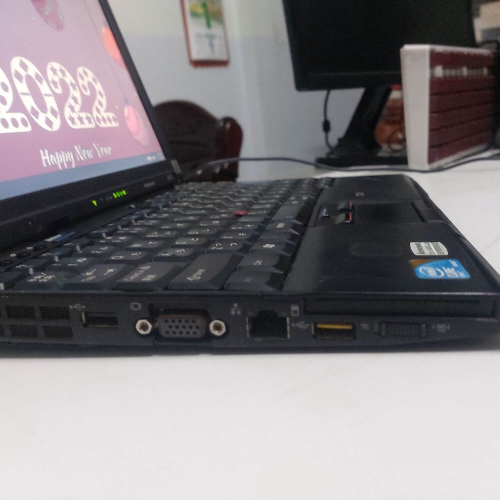 Laptop dùng giải trí nghe nhạc xem phim đọc báo (Loại tốt)