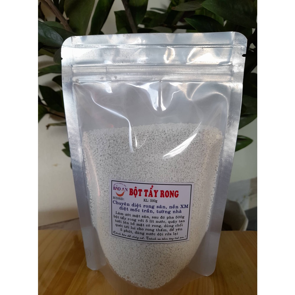 Bột tẩy rong rêu trên sân nền xi măng