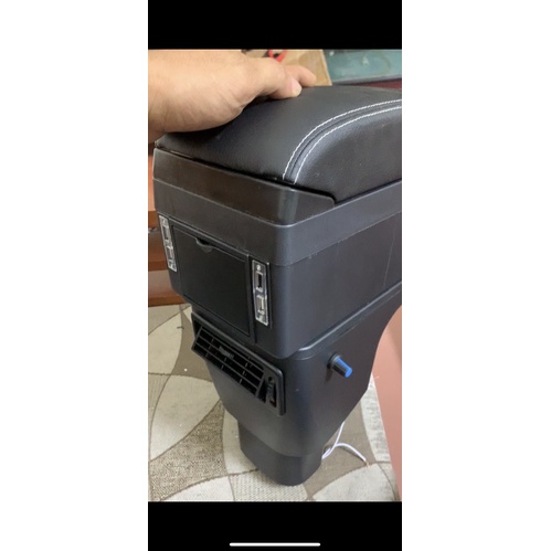 Hộp tì tay kết hợp cửa gió điều hoà cho hàng ghế sau ô tô hyundai i10