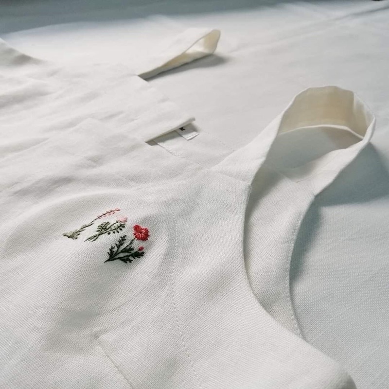 Áo hai dây mùa hè vải linen xinh xắn logo thêu