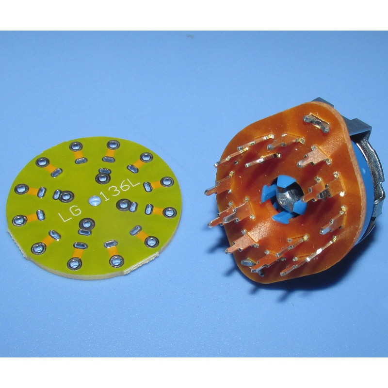 Công tắc chọn kênh 04 kênh, 03 bước, có mạch in kèm theo