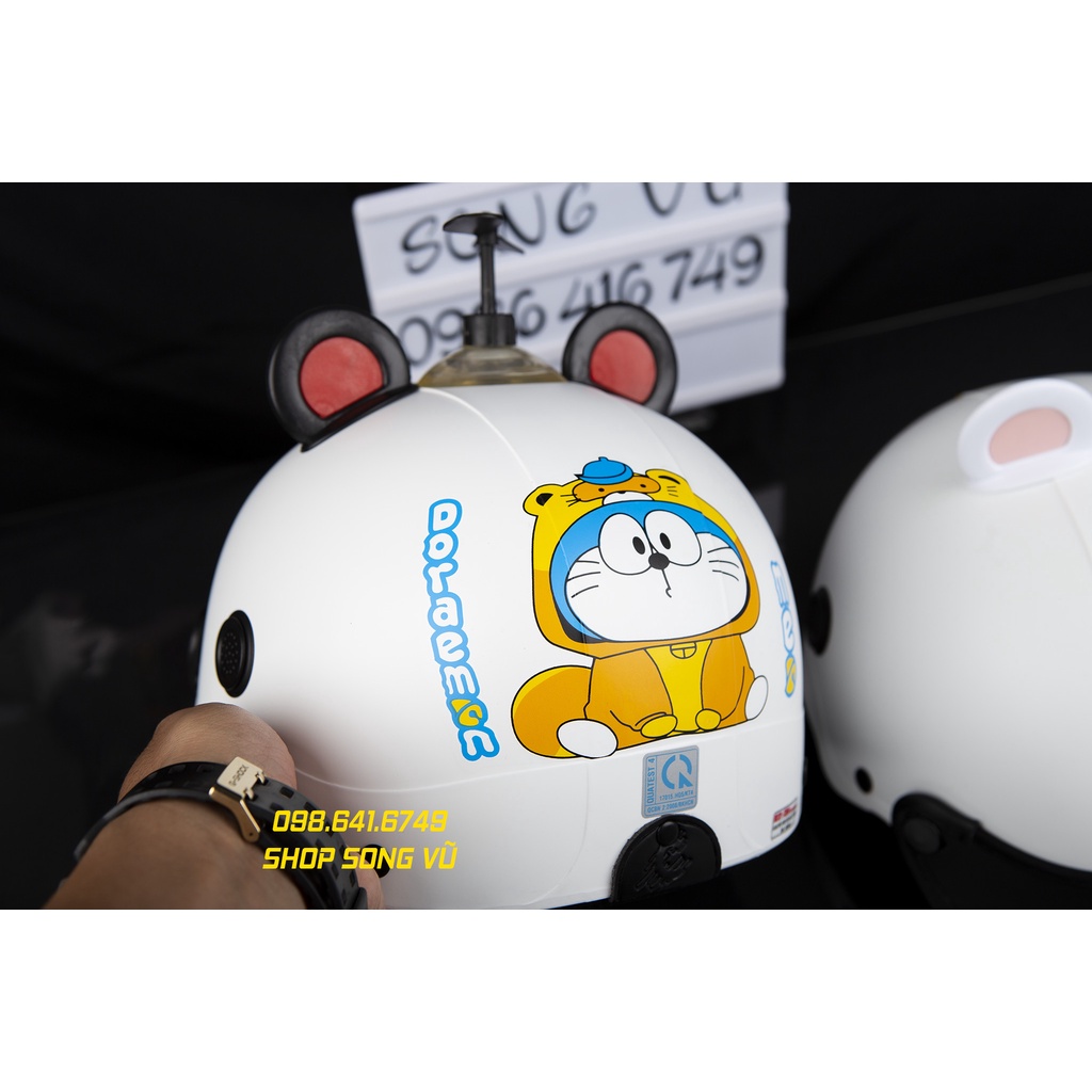 MŨ NÓN BẢO HIỂM NGƯỜI LỚN DORAEMON CHỮ - MÀU TRẮNG