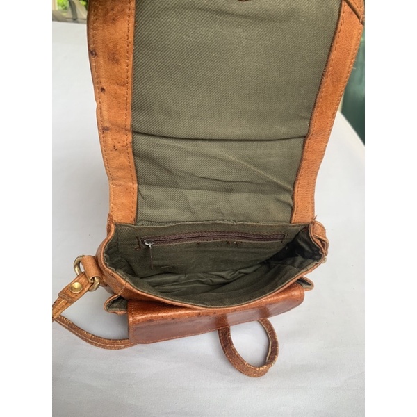 Túi chuẩn si. Túi qua sử dụng. Khách vui lòng xem hình nếu muốn biết thêm thông tin sản phẩm mời khách vô chat . Thanks.