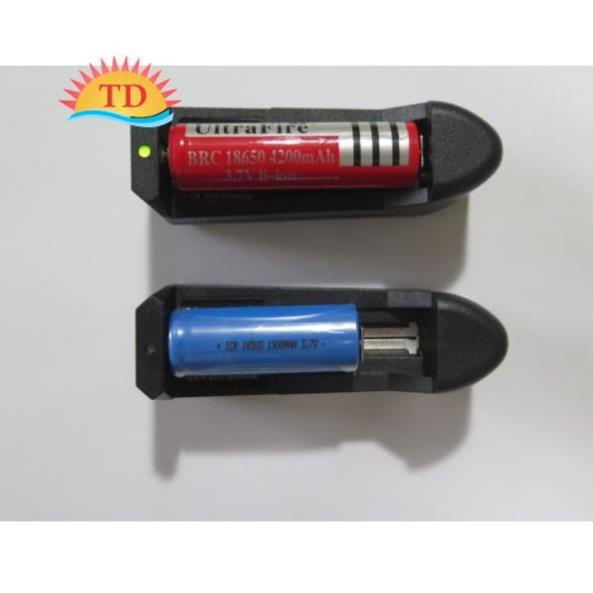 Sạc pin 18650 1 cell Ultrafire Tự ngắt khi đầy dùng được cho pin 18650 và các loại pin lithium