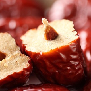 Táo Đỏ Tân Cương (Loại Nhỏ) 200g