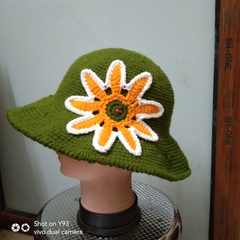 Mũ len vành rộng